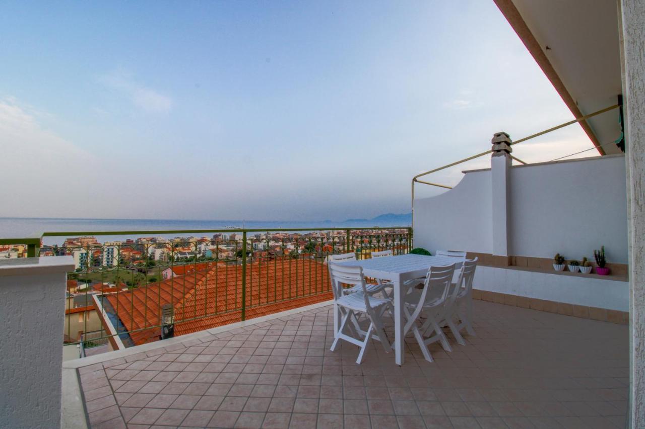 La Terrazza - By Ligooria Apartamento Pietra Ligure Exterior foto